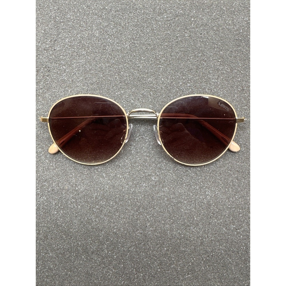 Levis Gold And Tan LEV112W Brown Lens Sunglasses